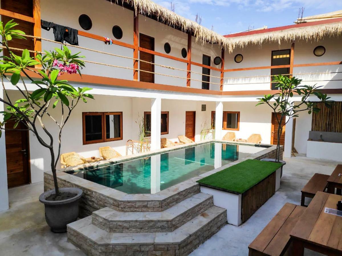 Gili Pirates Dive & Bnb Gili Trawangan Exterior photo