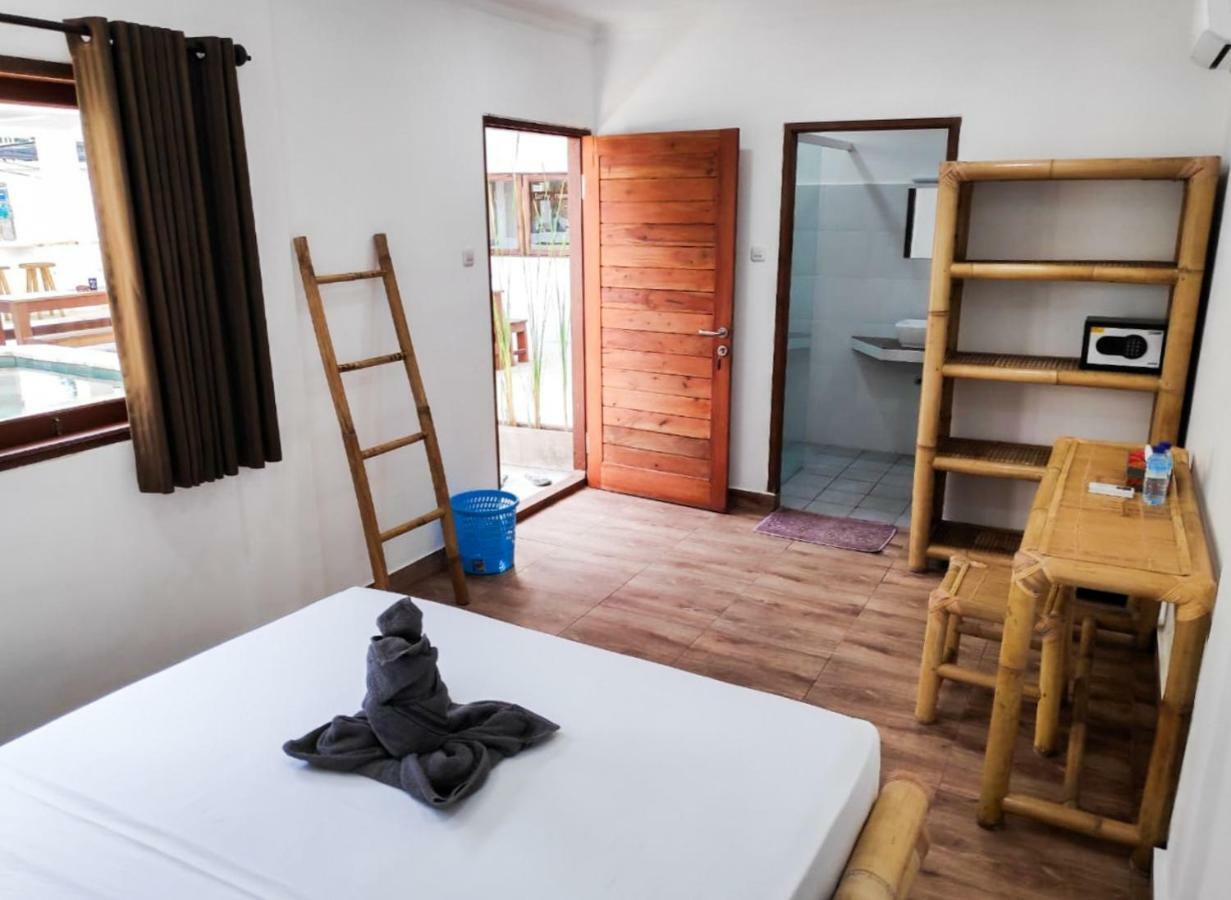 Gili Pirates Dive & Bnb Gili Trawangan Exterior photo